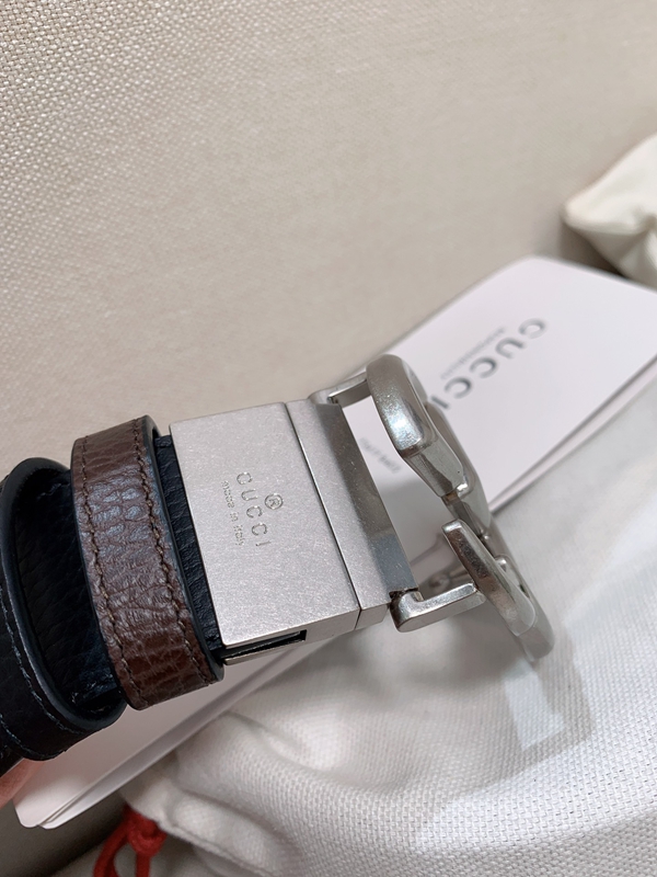 スーパーコピーグッチベルト着用イメージ